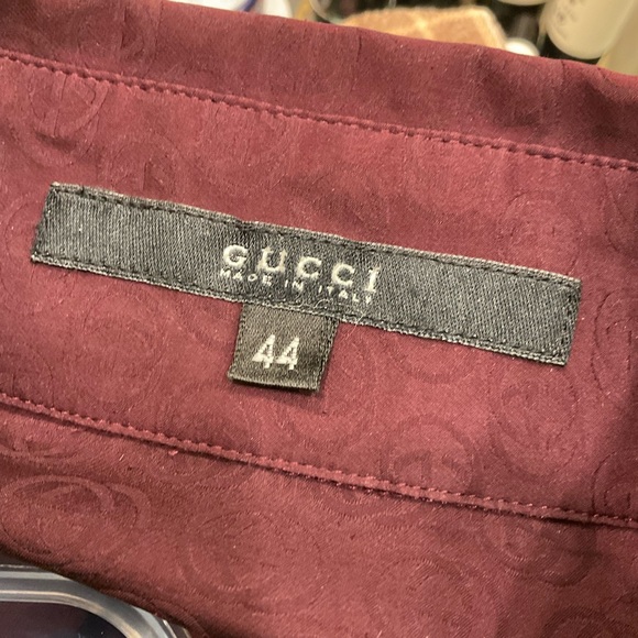 Gucci Long Sleeve Button Front, Fold Down Collar, Maroon Blouse, Size 44 / Small - Picture 12 of 14